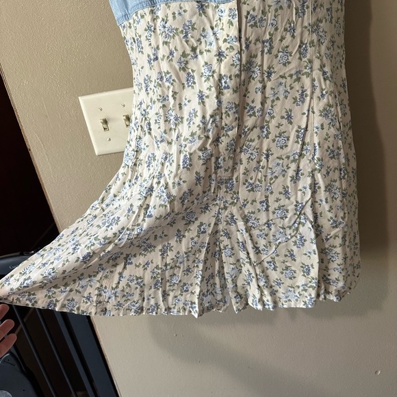 Gitano Light Blue Denim and Floral Button Up Shorts Romper with Pockets - Picture 4 of 11